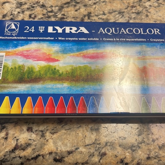 24 Pk Lyra-Aquacolor wax colors - Picture 2 of 8